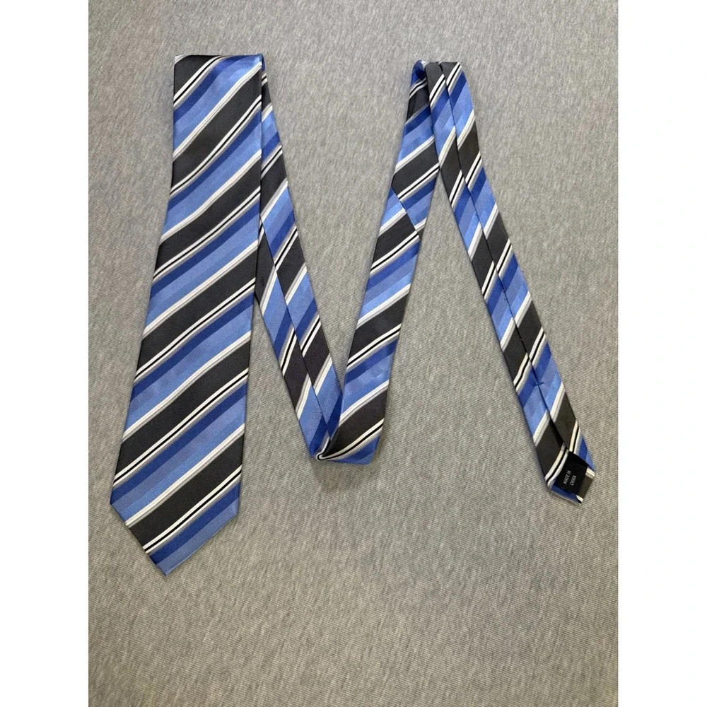 Kenneth Cole Reaction Mens Silk‎ Tie Blue Black White Diagonal Striped Classic